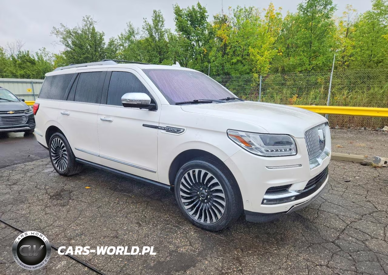 2018 Lincoln Navigator Black Label VIN:5LMJJ2TT3JEL06660 - 4