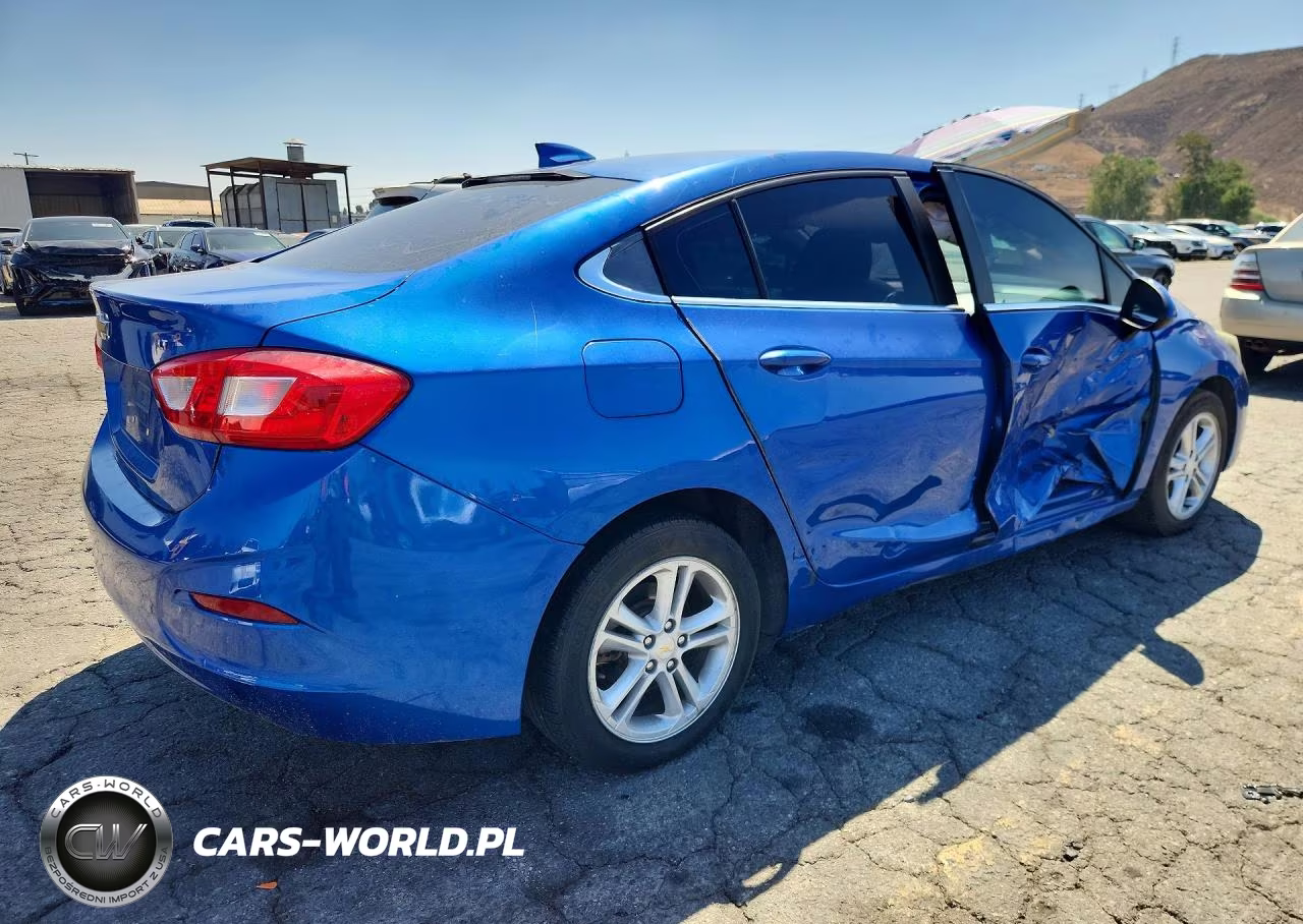2017 Chevrolet Cruze Lt VIN:1G1BE5SM9H7101704 - 3