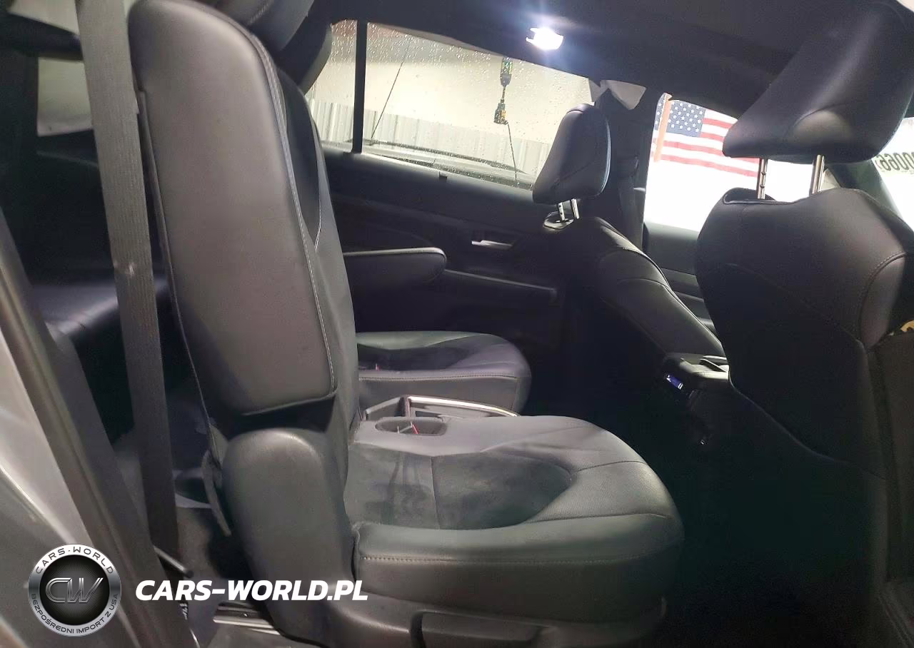 2026 Toyota Grand Highlander Hybrid Max Platinum VIN:5TDADAB50TS045884 - 11