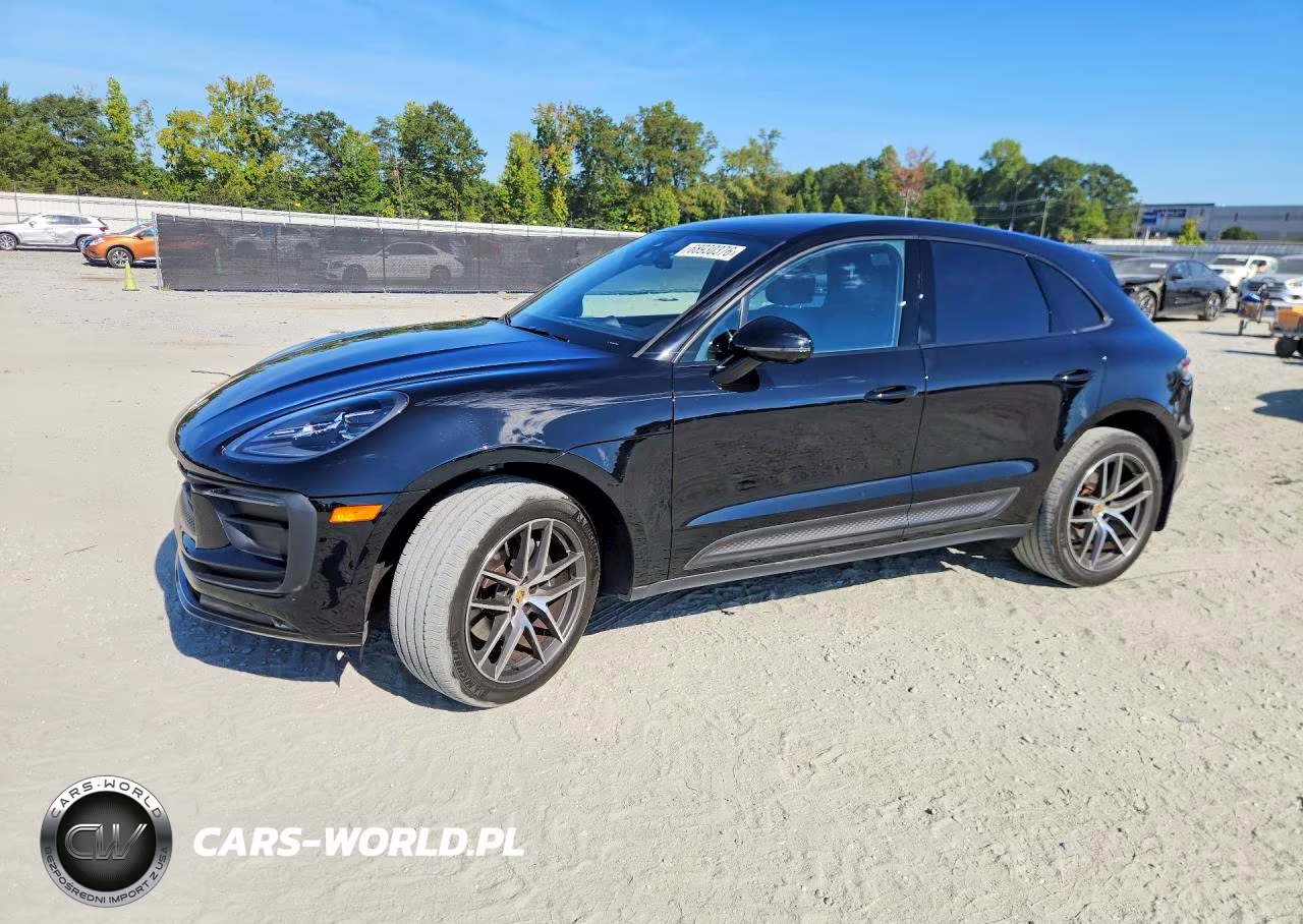 PORSCHE MACAN BASE