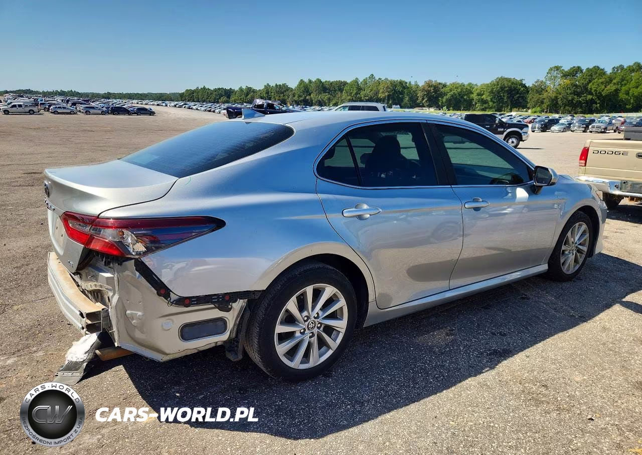 2021 Toyota Camry Le VIN:4T1C11AK4MU465956 - 3