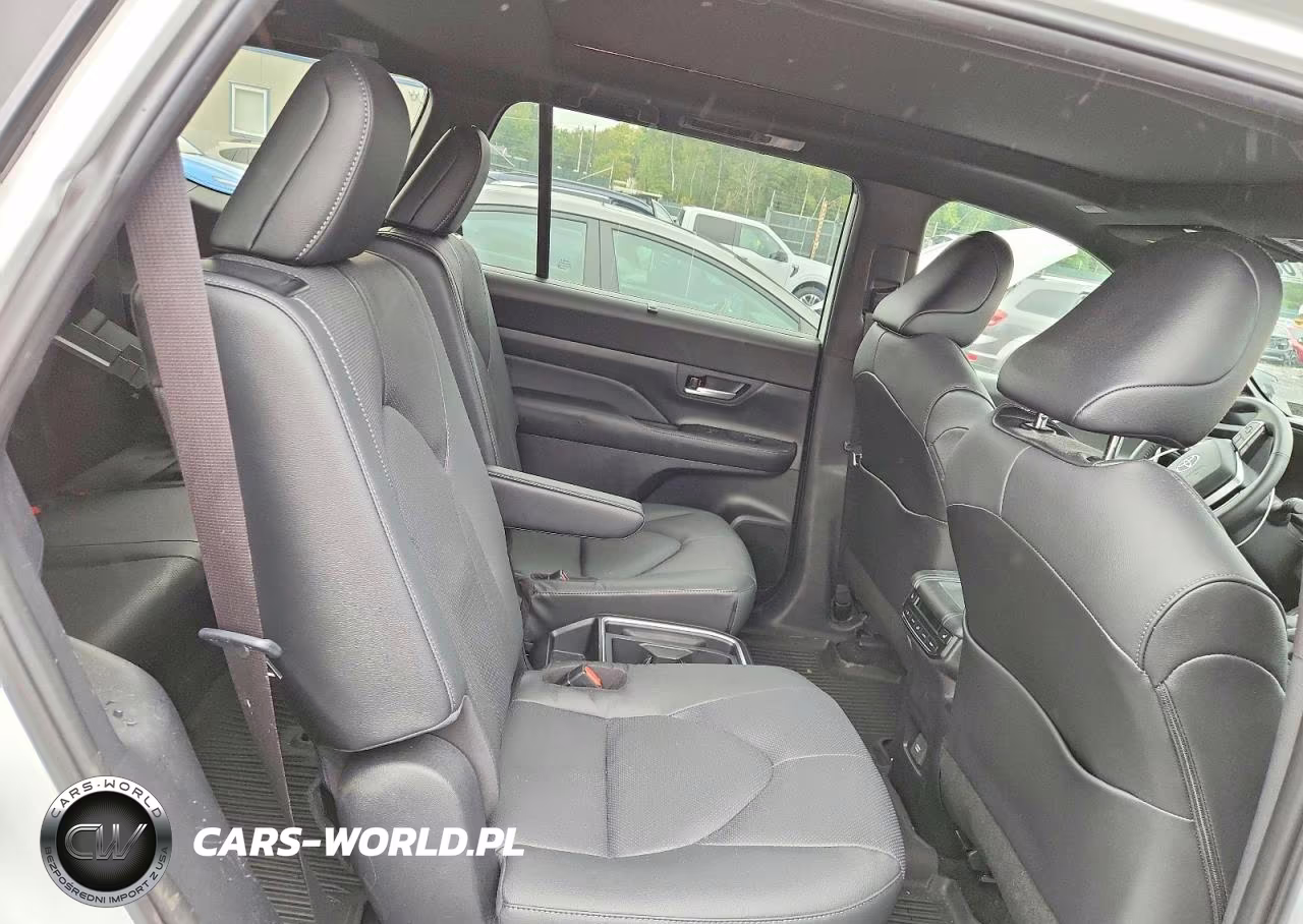 2026 Toyota Grand Highlander Hybrid Nightshade VIN:5TDACAB51TS066424 - 11