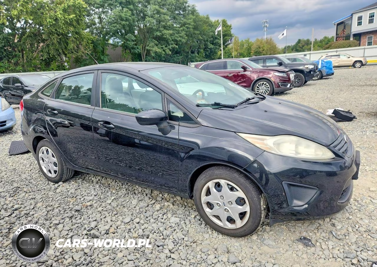 2013 Ford Fiesta S VIN:3FADP4AJ7DM103128 - 4