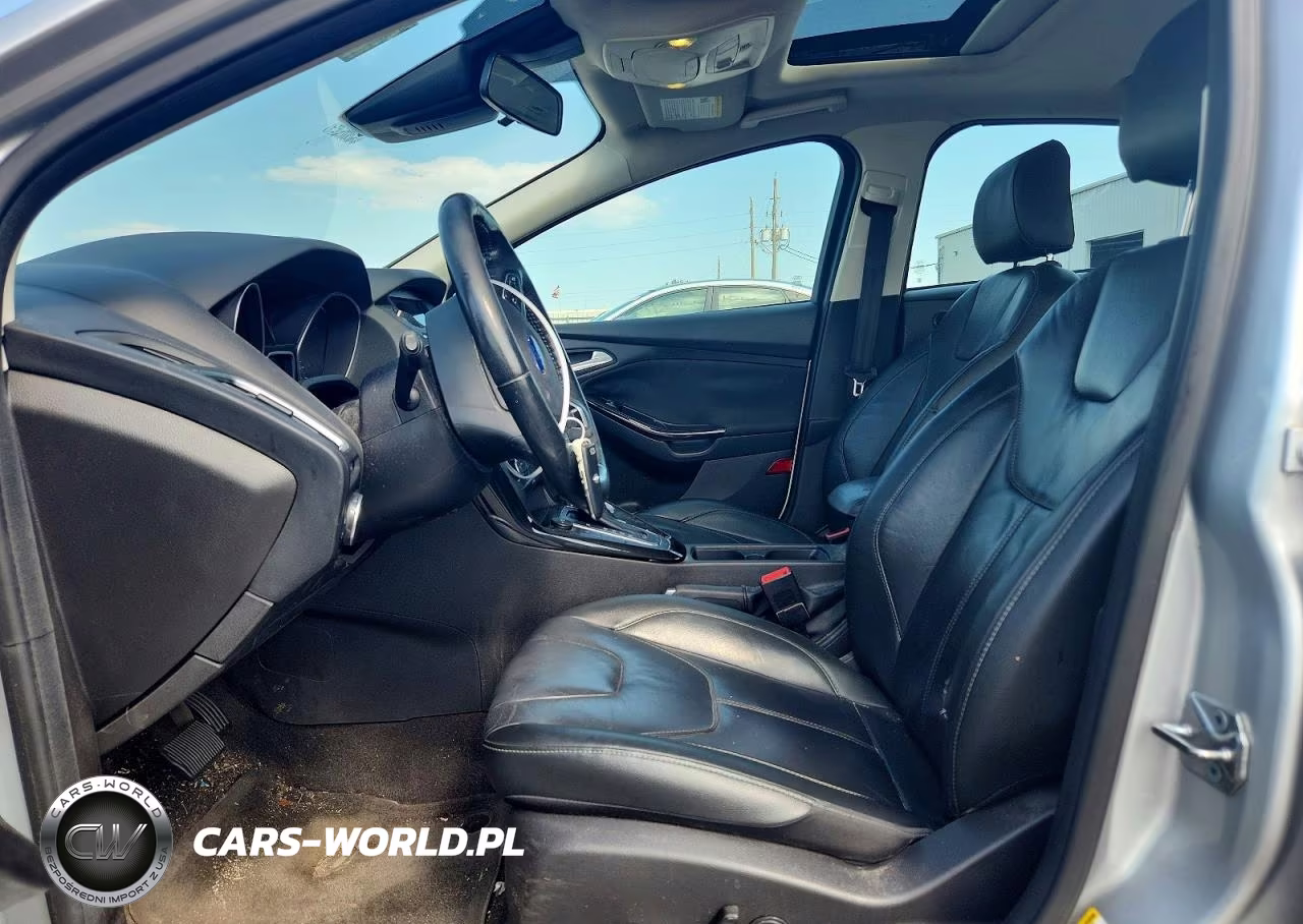 2018 Ford Focus Titanium VIN:1FADP3J24JL201694 - 7