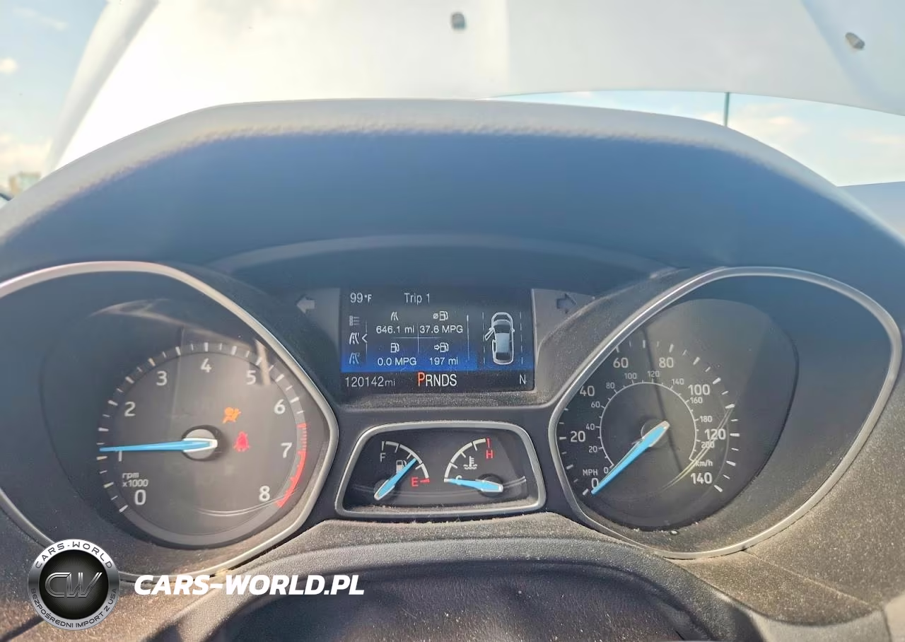 2018 Ford Focus Titanium VIN:1FADP3J24JL201694 - 9