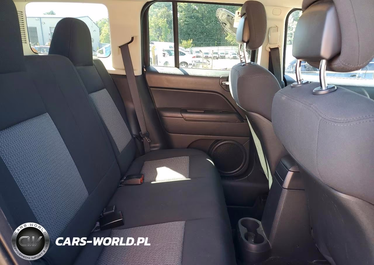 2010 Jeep Patriot Sport VIN:1J4NF1GBXAD646099 - 11