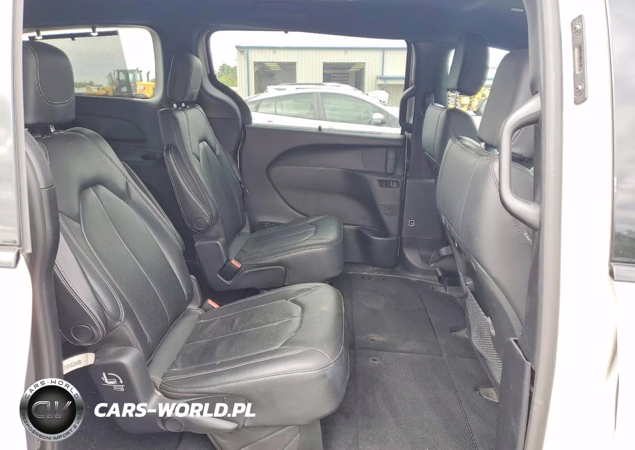2020 Chrysler Pacifica Touring L VIN:2C4RC3BG5LR288635 - 11