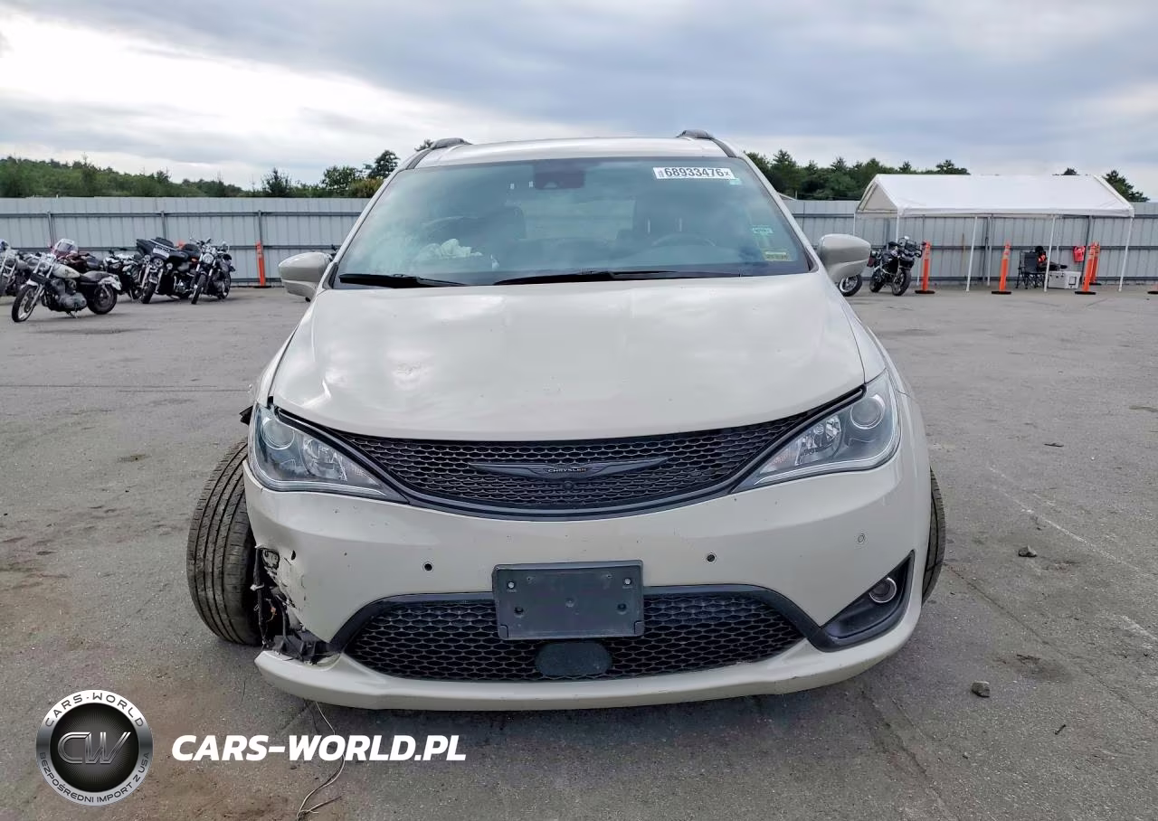2020 Chrysler Pacifica Touring L VIN:2C4RC3BG5LR288635 - 5