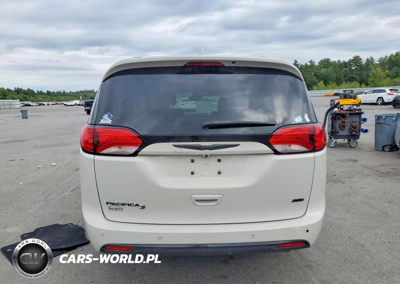 2020 Chrysler Pacifica Touring L VIN:2C4RC3BG5LR288635 - 6