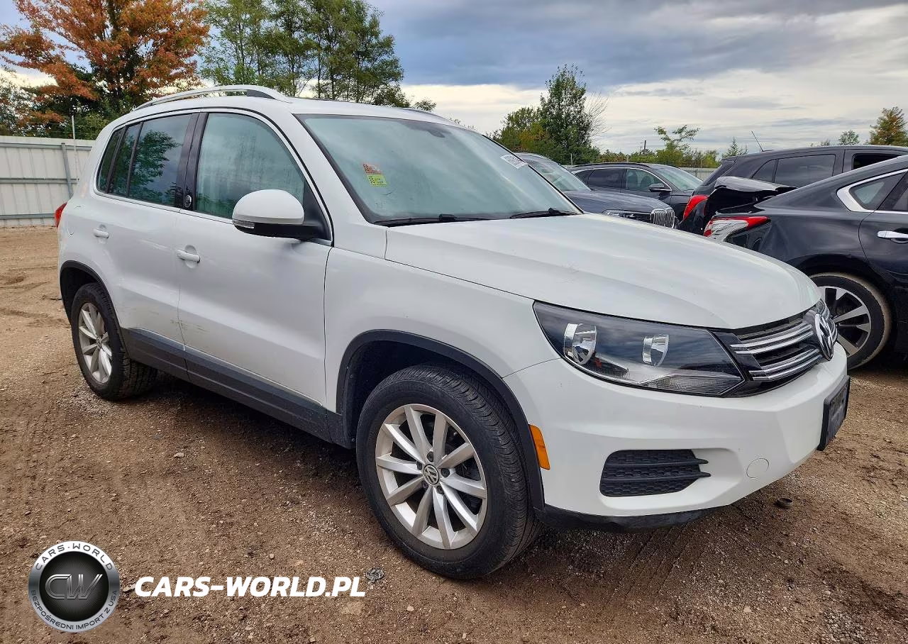 2017 Volkswagen Tiguan Wolfsburg VIN:WVGRV7AX7HW500173 - 4