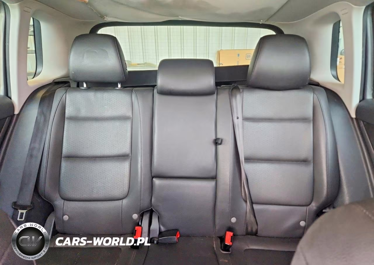 2016 Volkswagen Tiguan S VIN:WVGAV7AX4GW600274 - 10