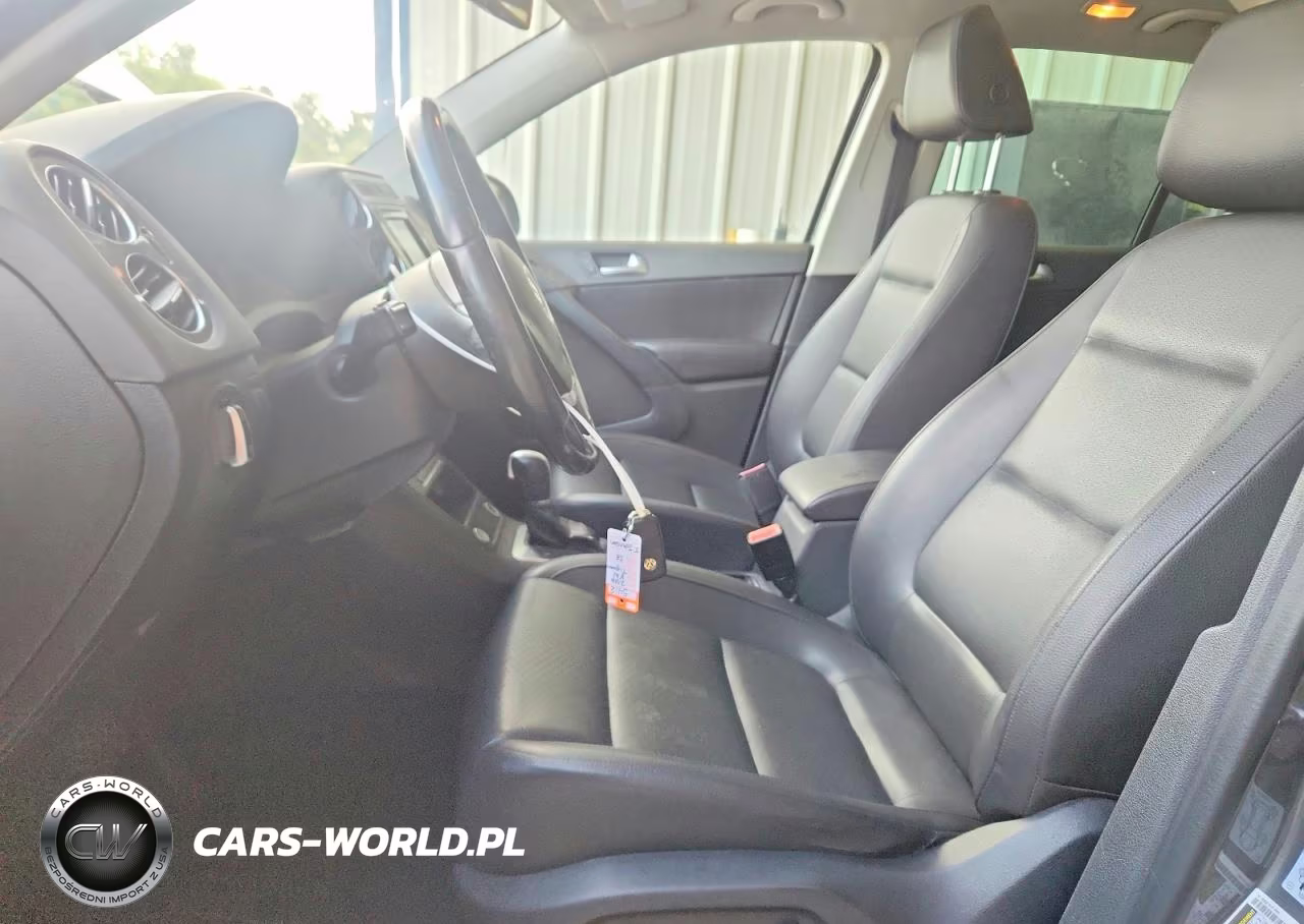 2016 Volkswagen Tiguan S VIN:WVGAV7AX4GW600274 - 7
