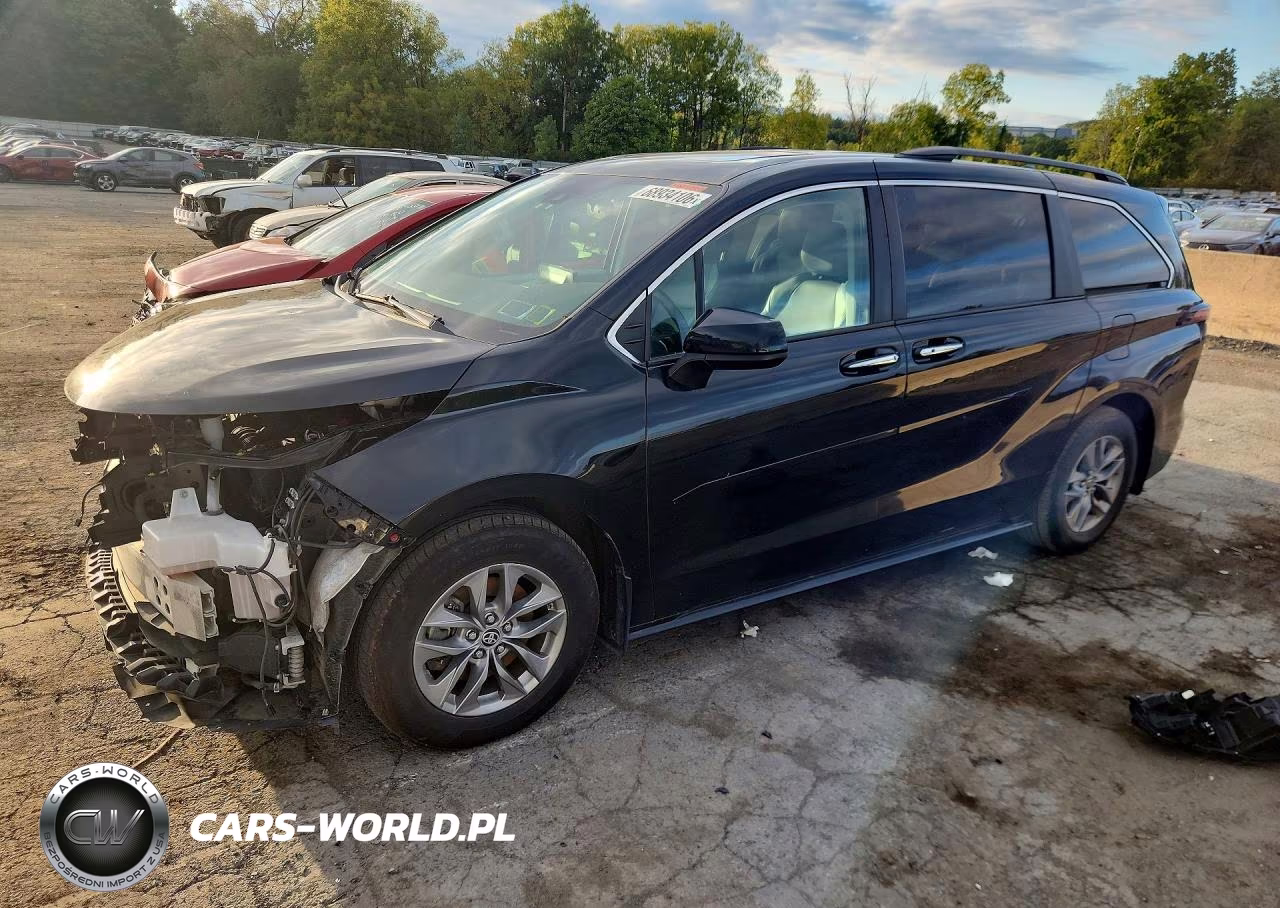 2022 Toyota Sienna Xle – zdjęcie 1 z 13