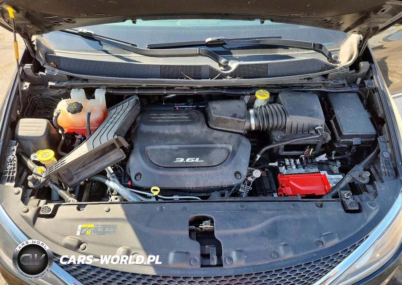 2018 Chrysler Pacifica Touring L Plus VIN:2C4RC1EG3JR293345 - 11