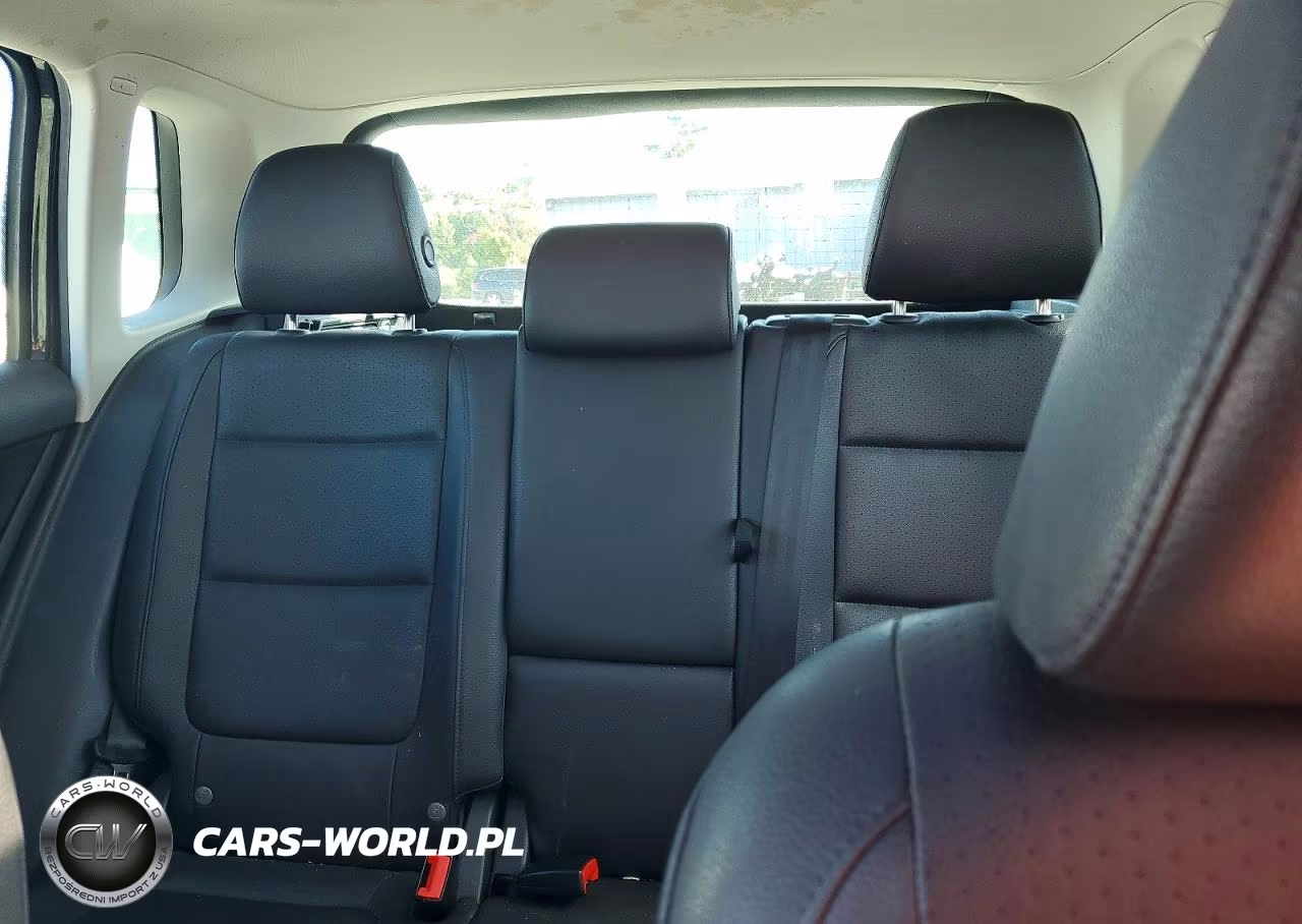 2017 Volkswagen Tiguan Wolfsburg VIN:WVGSV7AX8HW507523 - 10