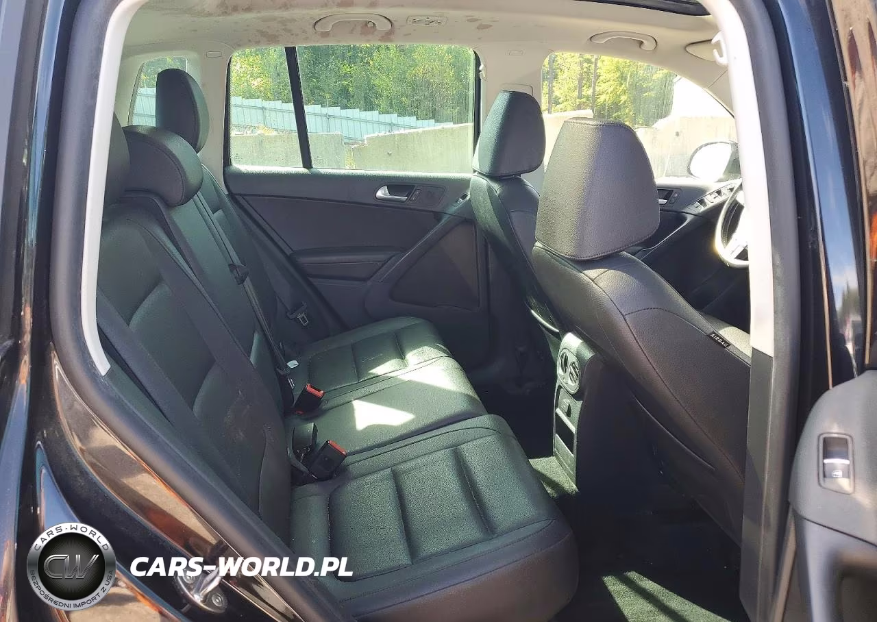 2017 Volkswagen Tiguan Wolfsburg VIN:WVGSV7AX8HW507523 - 11