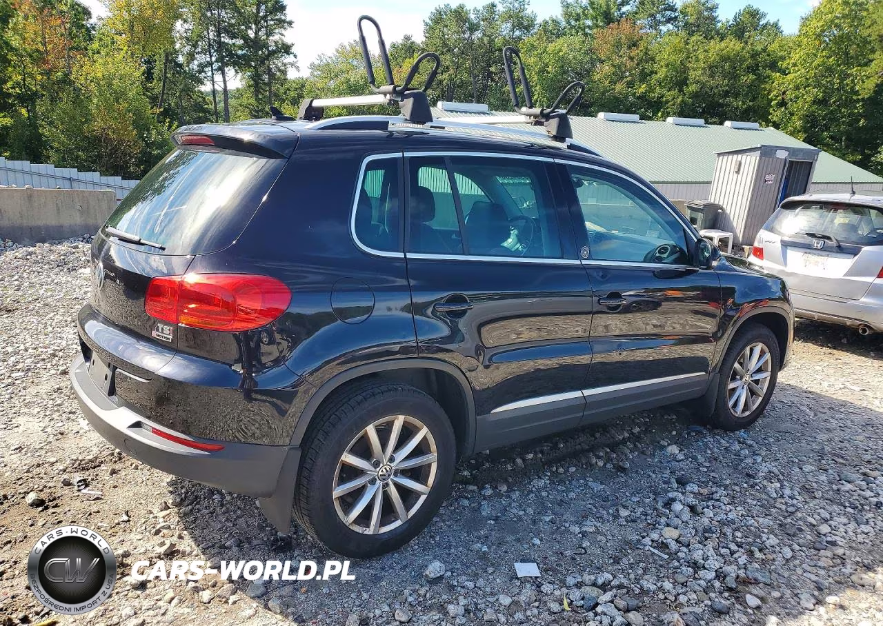 2017 Volkswagen Tiguan Wolfsburg VIN:WVGSV7AX8HW507523 - 3
