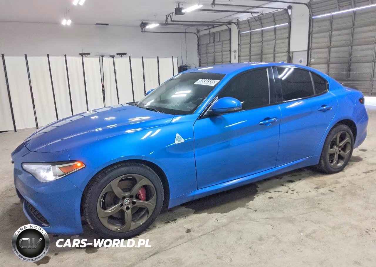 2018 Alfa Romeo Giulia Q4 VIN:ZARFAEDN6J7588978 - 1