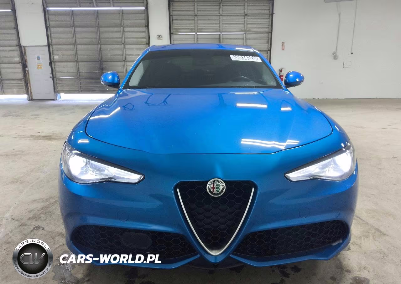 2018 Alfa Romeo Giulia Q4 VIN:ZARFAEDN6J7588978 - 5