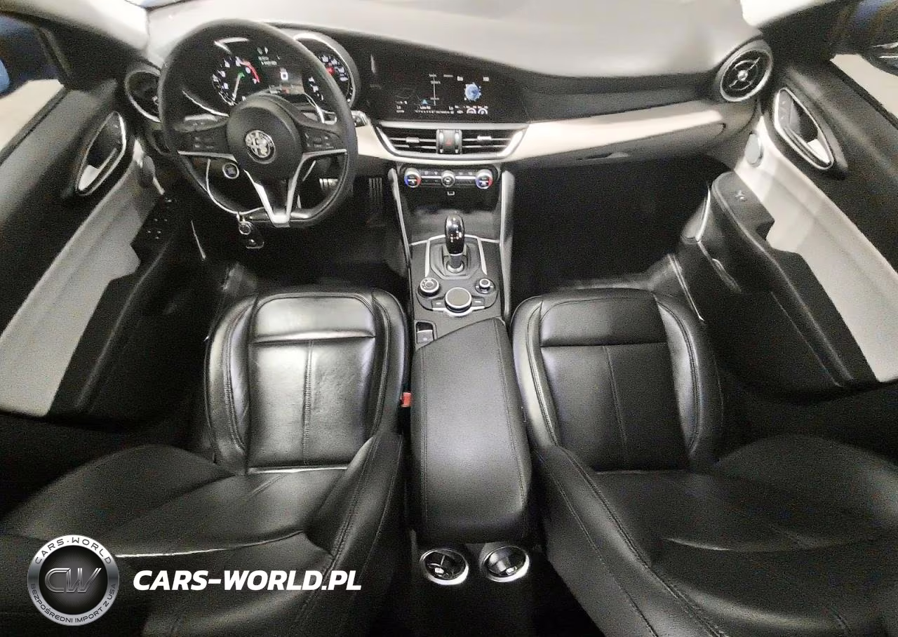 2018 Alfa Romeo Giulia Q4 VIN:ZARFAEDN6J7588978 - 8