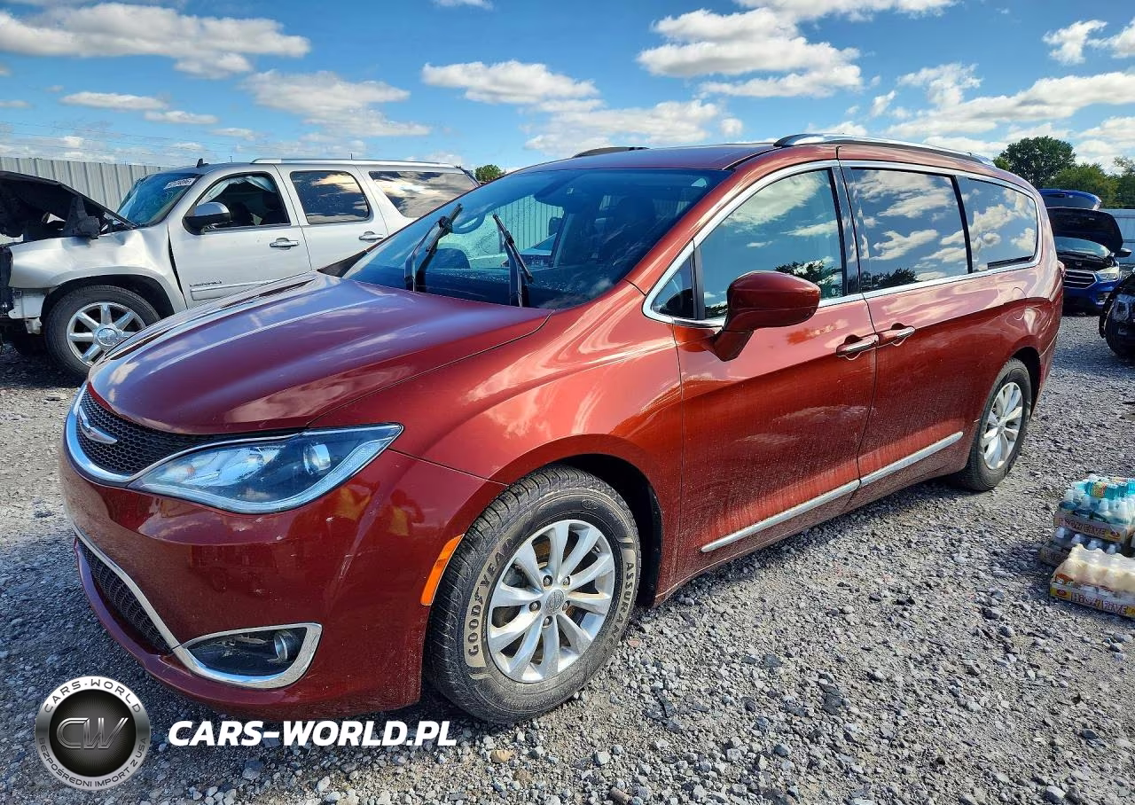 2018 Chrysler Pacifica Touring L Plus VIN:2C4RC1EG8JR248143 - 1