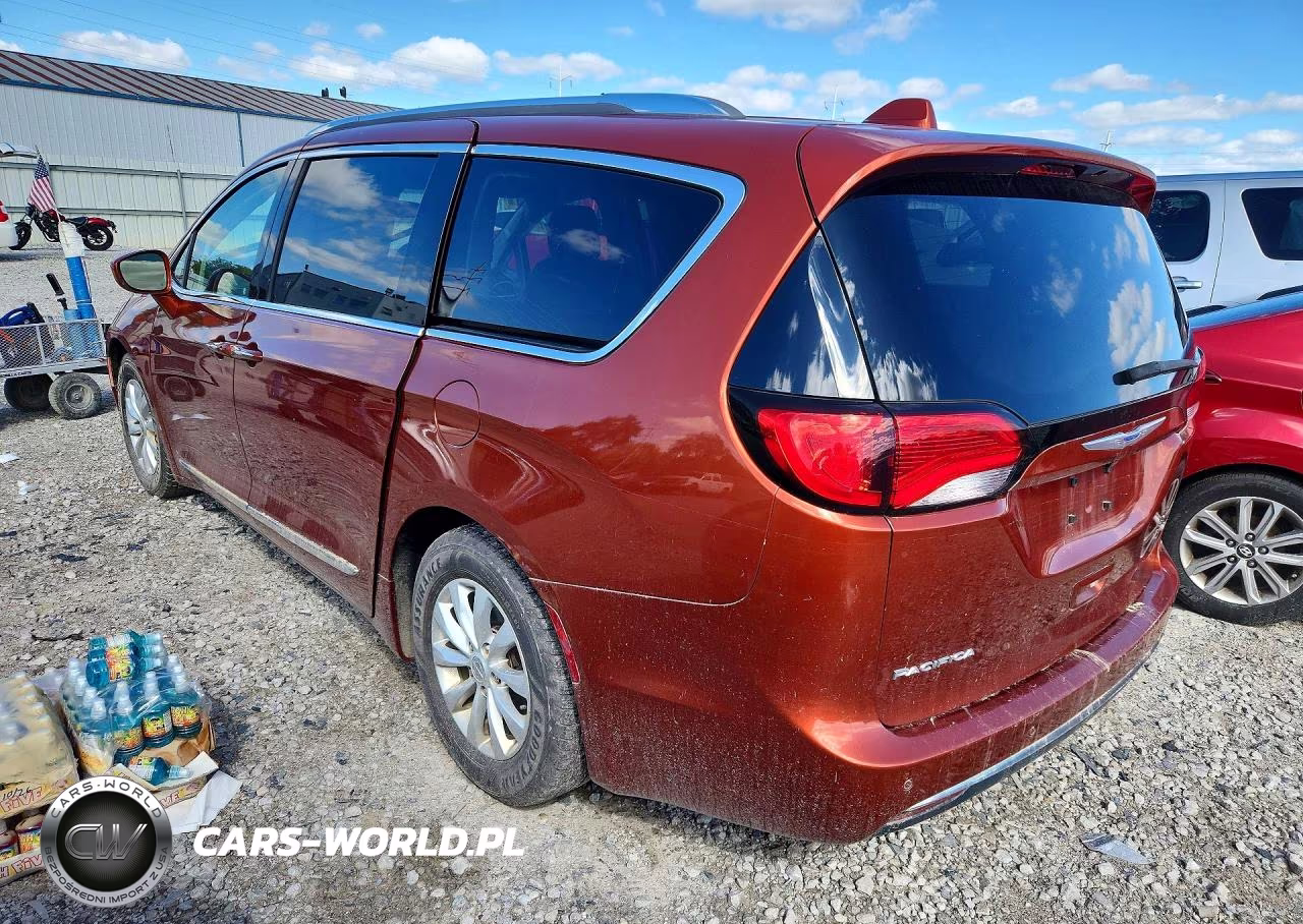 2018 Chrysler Pacifica Touring L Plus VIN:2C4RC1EG8JR248143 - 2