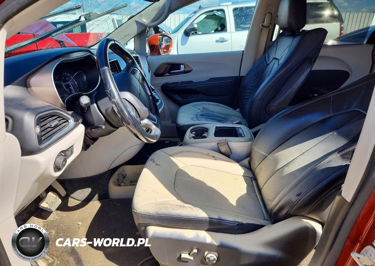 2018 Chrysler Pacifica Touring L Plus VIN:2C4RC1EG8JR248143 - 7