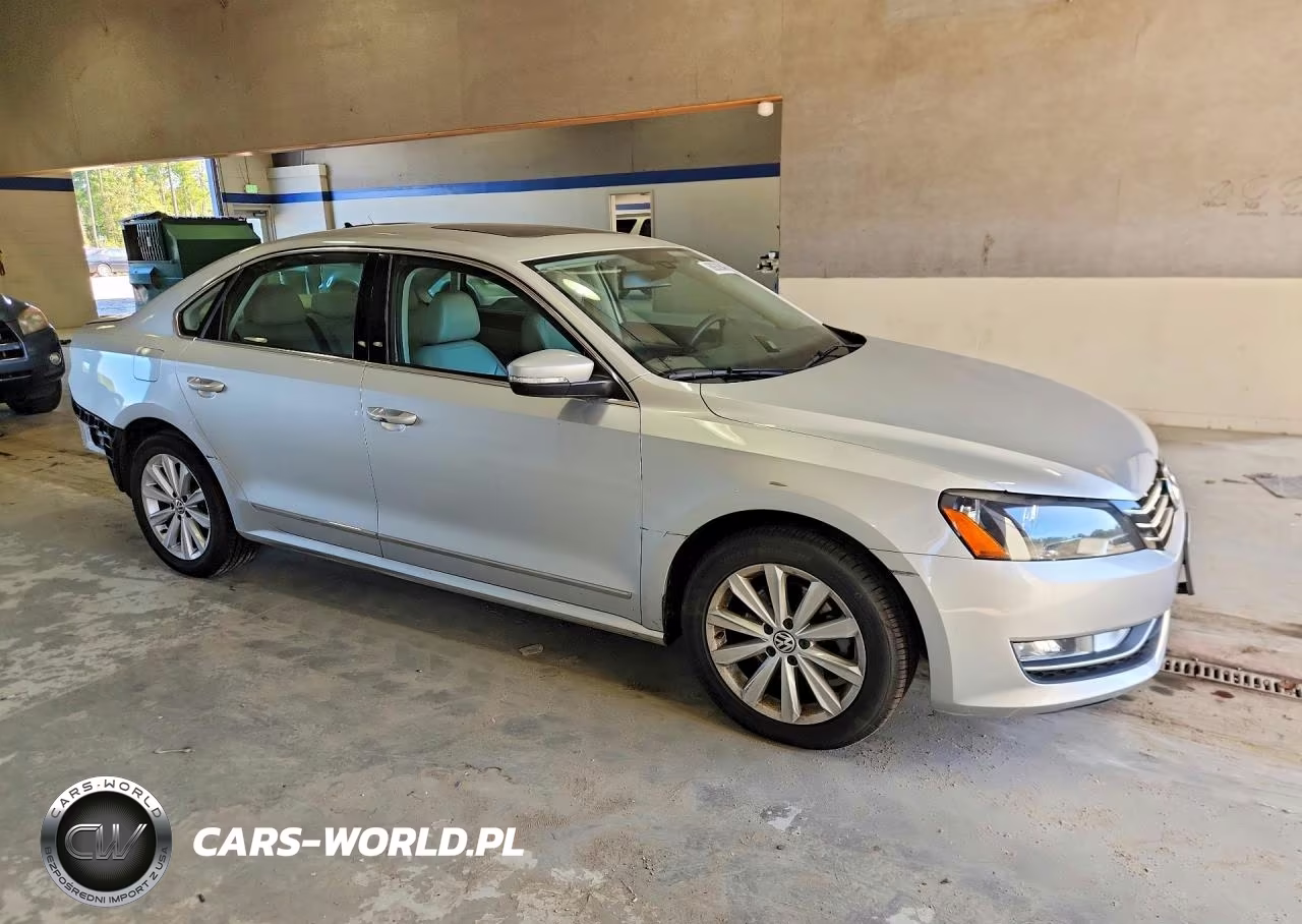 2013 Volkswagen Passat Sel VIN:1VWCH7A35DC070795 - 4