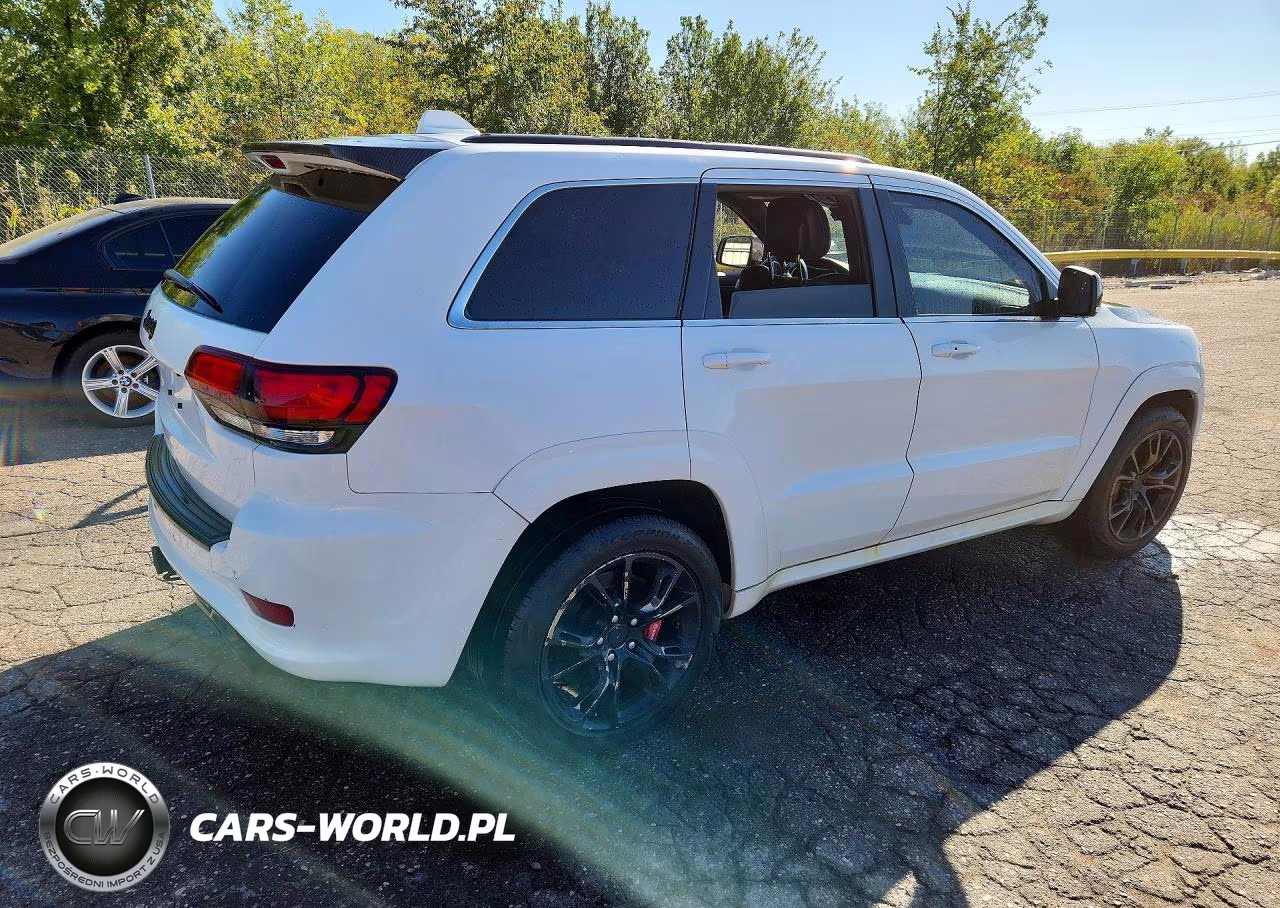 2015 Jeep Grand Cherokee Srt-8 VIN:1C4RJFDJ7FC776384 - 3