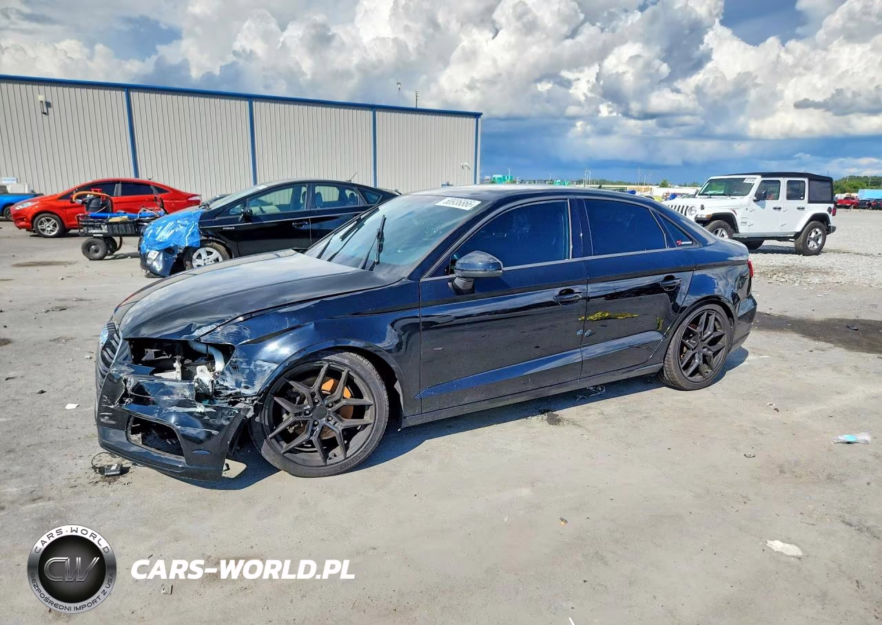 2018 Audi A3 Premium VIN:WAUAUGFFXJ1060342 - 1