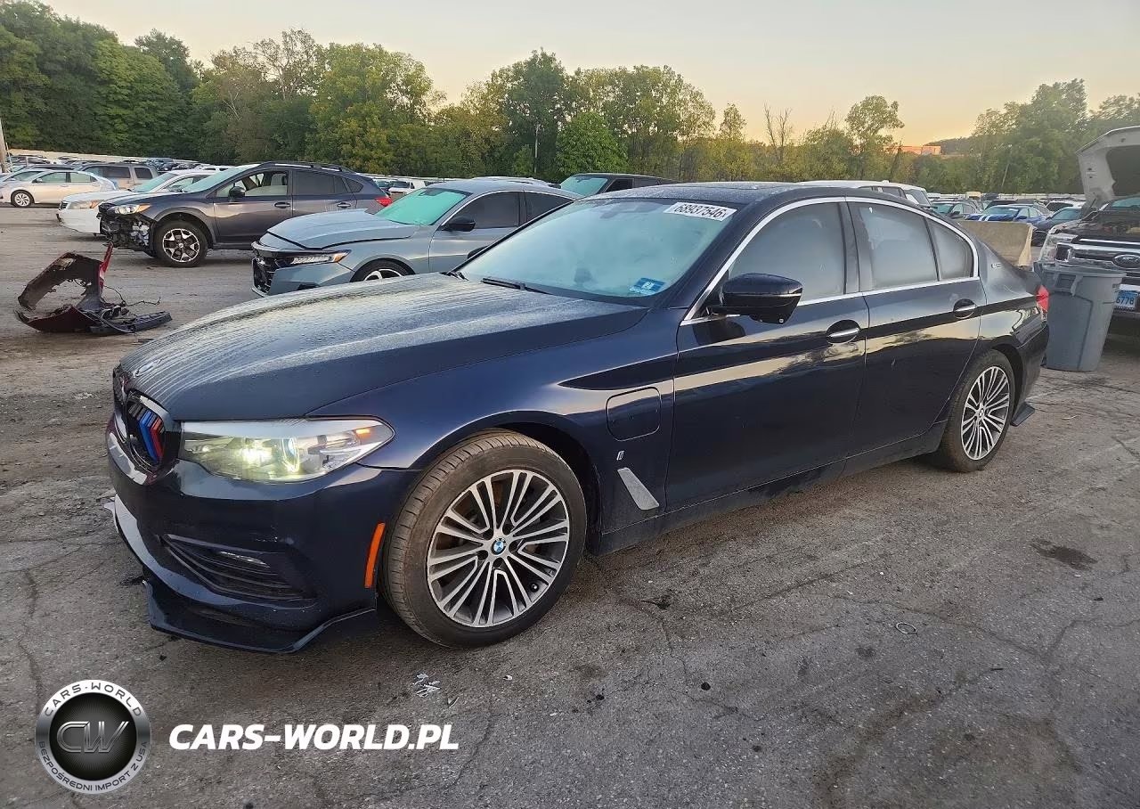 2018 BMW 530Xe VIN:WBAJB1C5XJB084813 - 1