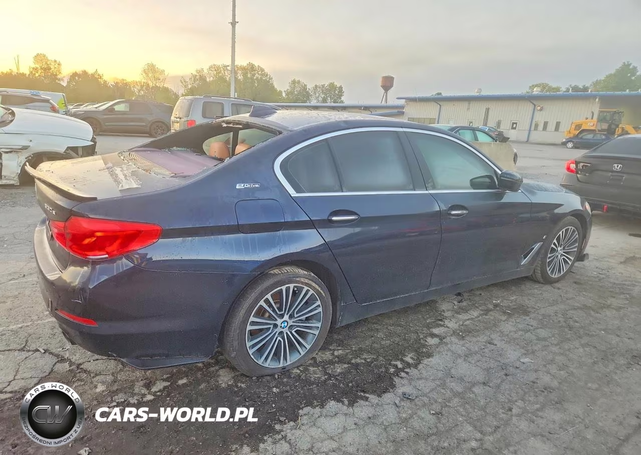 2018 BMW 530Xe VIN:WBAJB1C5XJB084813 - 3