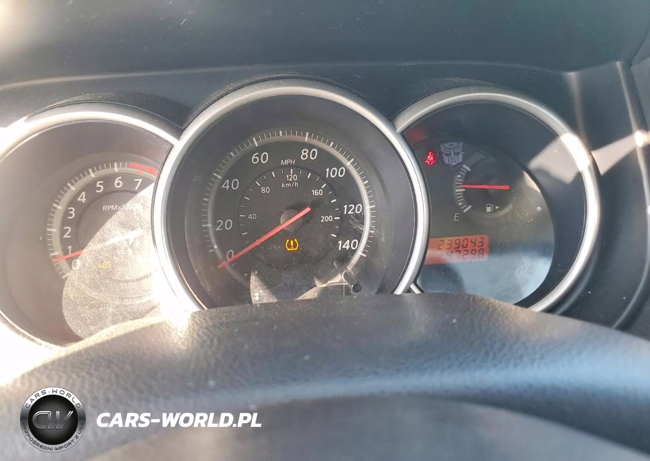 2011 Nissan Versa 1.8 S VIN:3N1BC1CP4BL463914 - 9