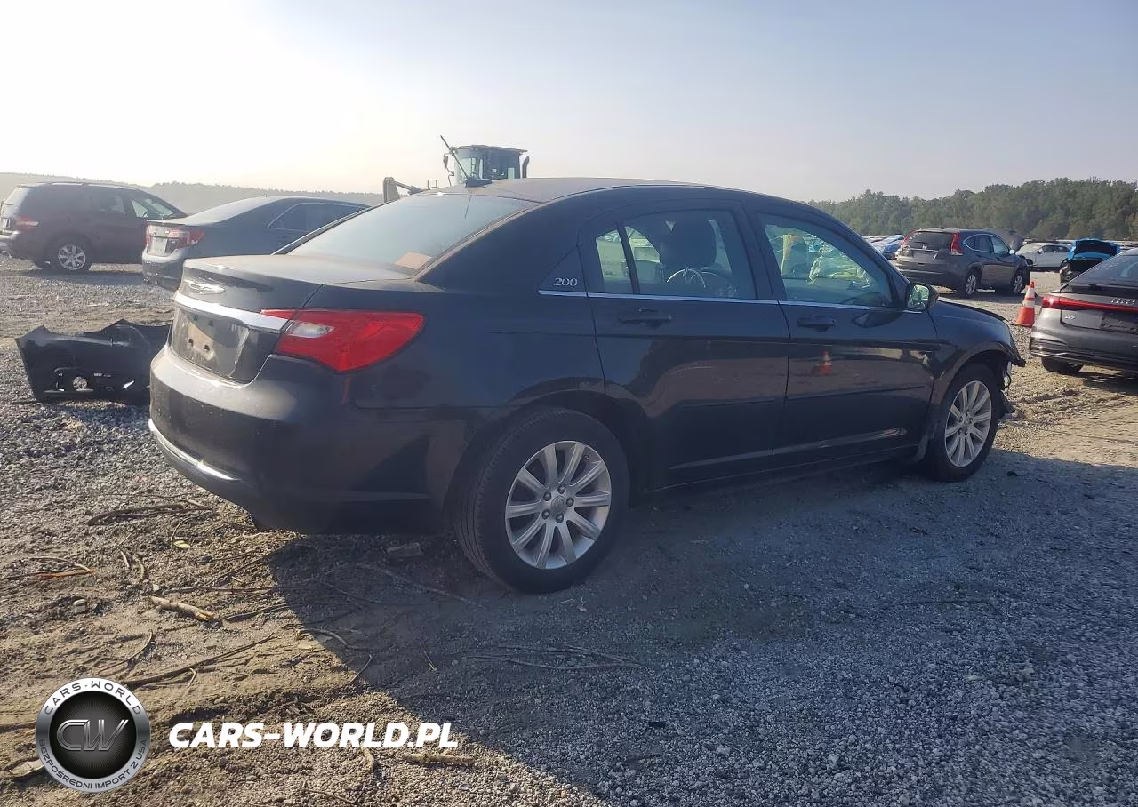 2013 Chrysler 200 Touring VIN:1C3CCBBB5DN678898 - 3