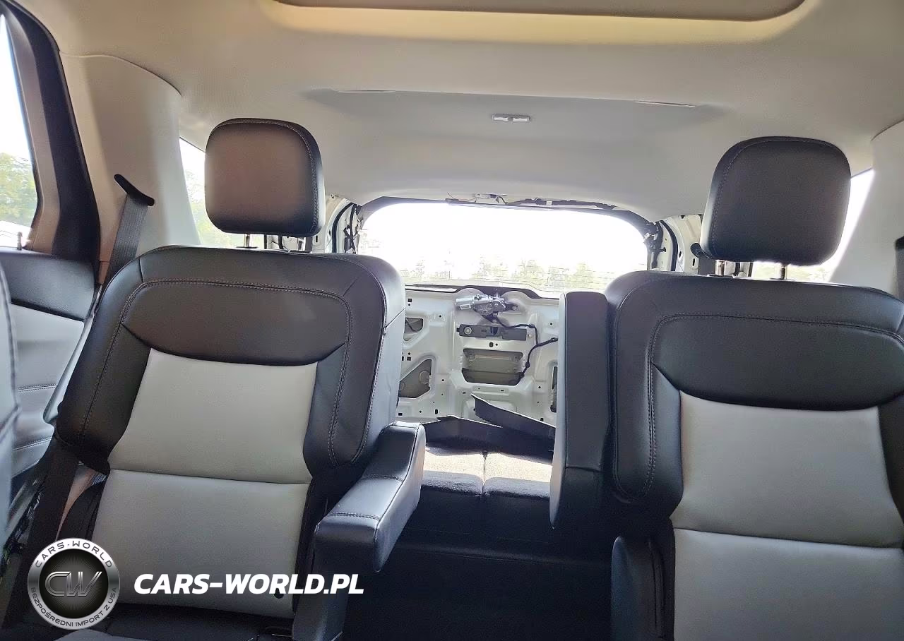 2023 Ford Explorer Xlt VIN:1FMSK8DHXPGB30009 - 10