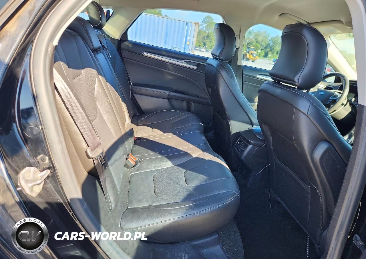 2016 Ford Fusion Titanium VIN:3FA6P0K97GR288052 - 10