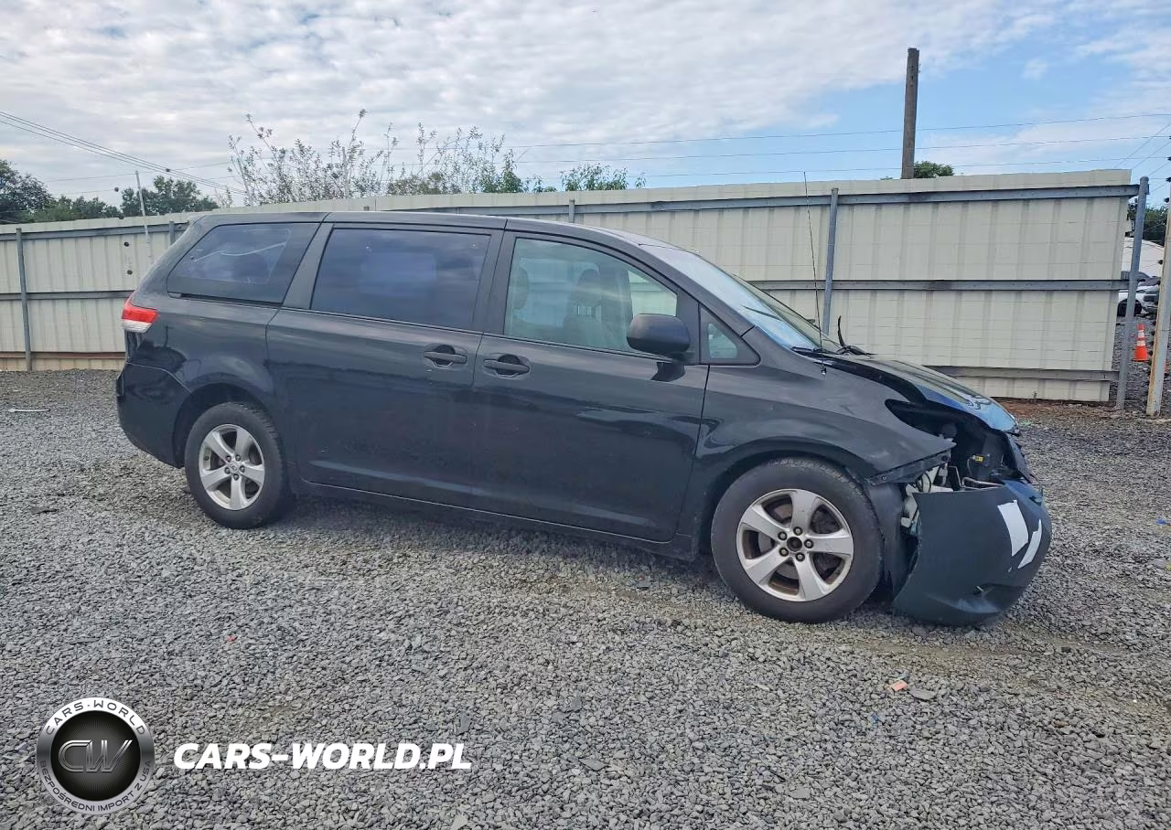 2011 Toyota Sienna Base 7-Passenger VIN:5TDZK3DC6BS011110 - 4