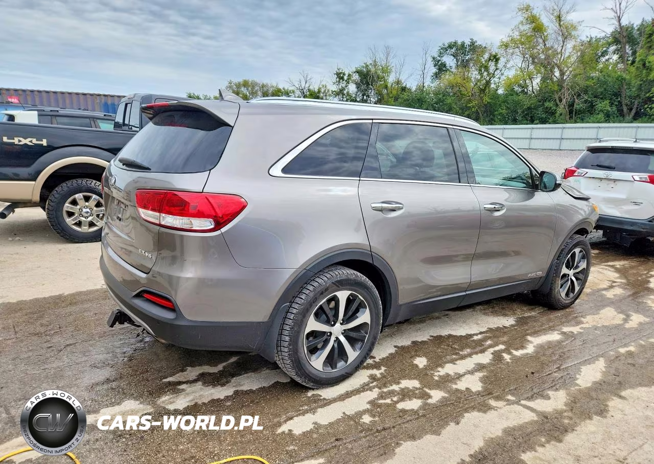 2018 Kia Sorento Ex VIN:5XYPHDA58JG402868 - 3