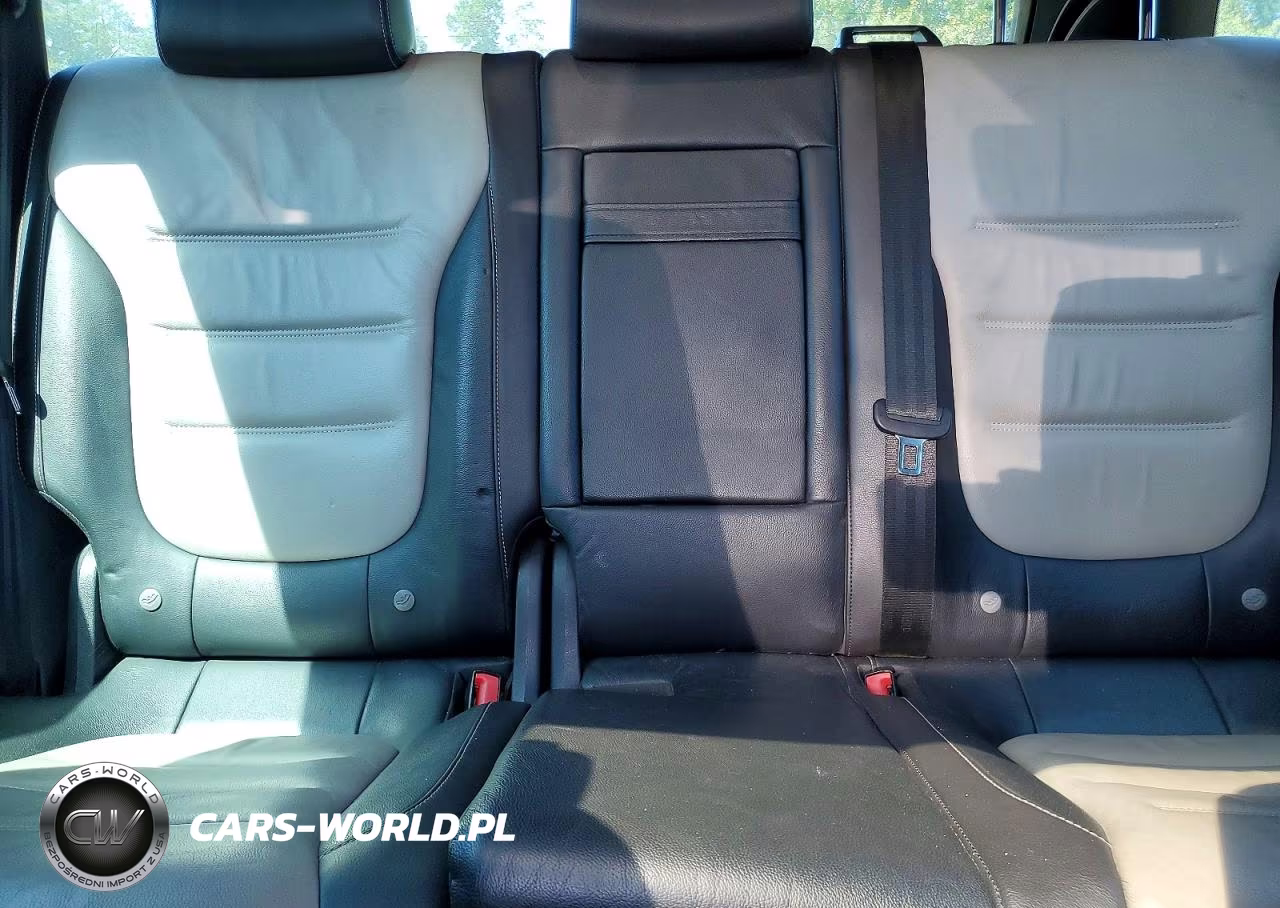 2017 Volkswagen Touareg Wolfsburg VIN:WVGRF7BP3HD003628 - 10