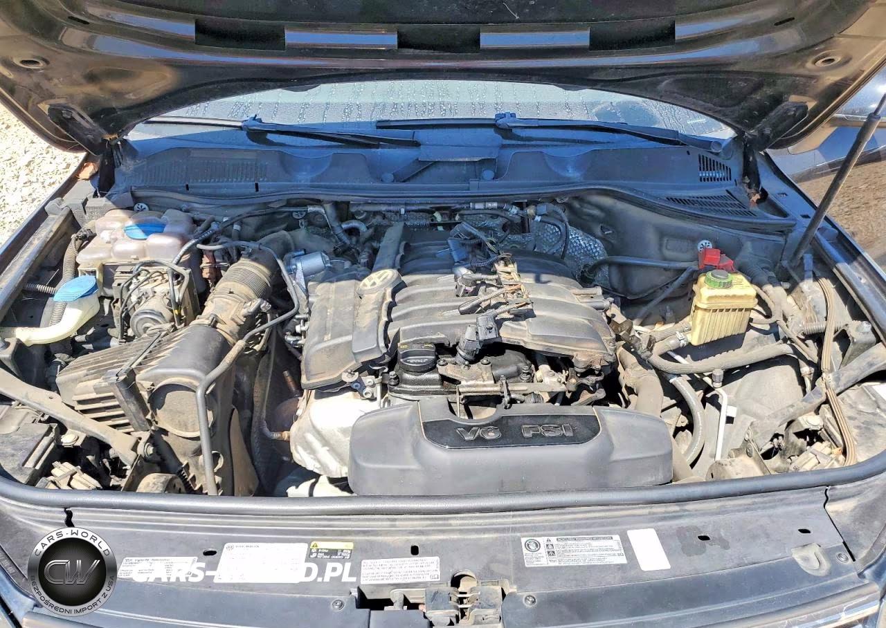 2017 Volkswagen Touareg Wolfsburg VIN:WVGRF7BP3HD003628 - 12