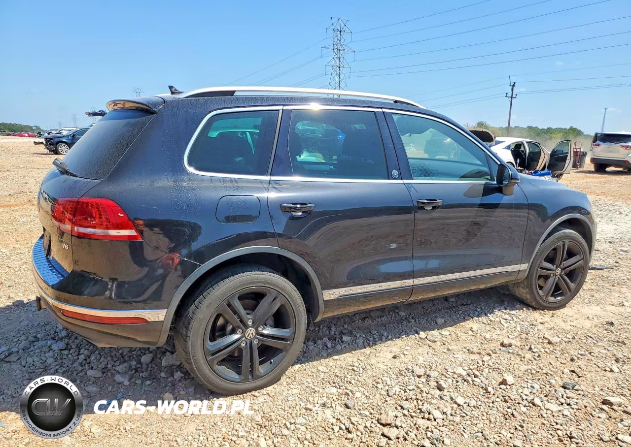2017 Volkswagen Touareg Wolfsburg VIN:WVGRF7BP3HD003628 - 3
