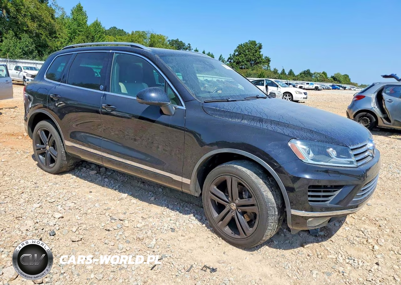 2017 Volkswagen Touareg Wolfsburg VIN:WVGRF7BP3HD003628 - 4