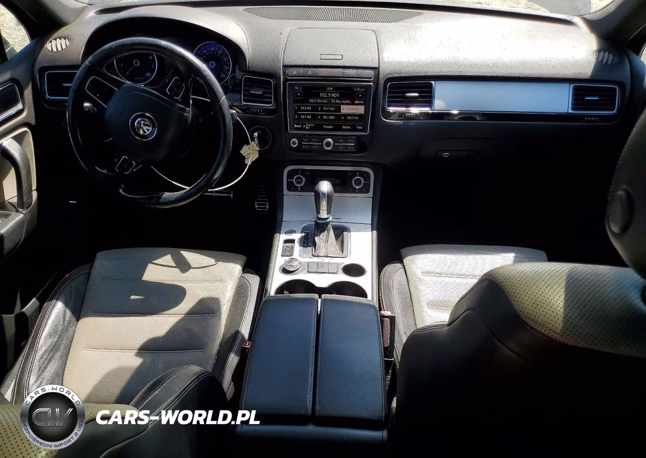 2017 Volkswagen Touareg Wolfsburg VIN:WVGRF7BP3HD003628 - 8