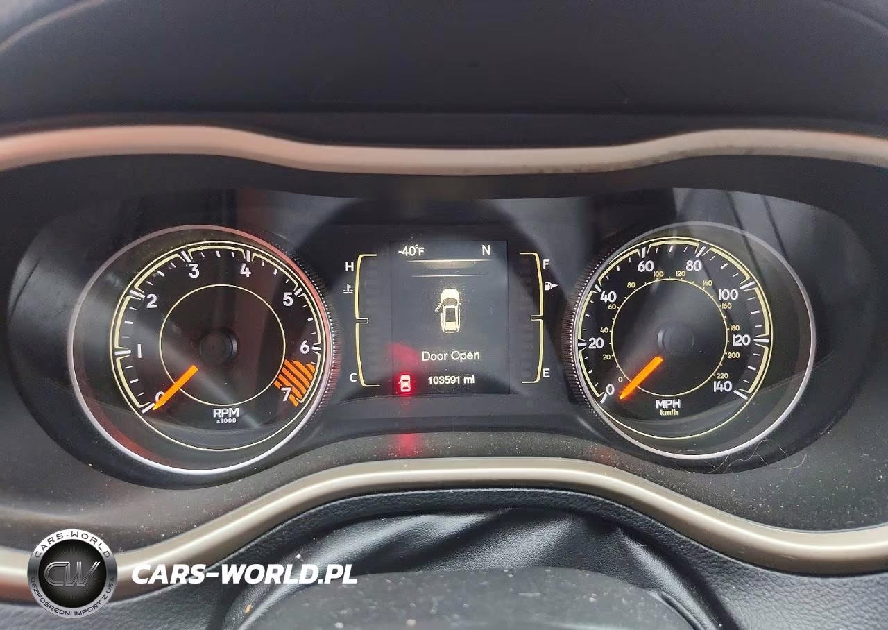 2015 Jeep Cherokee Sport VIN:1C4PJLAB9FW596602 - 9