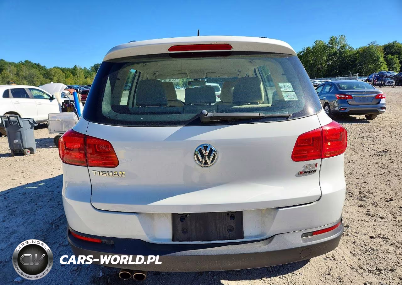 2016 Volkswagen Tiguan S VIN:WVGBV7AX1GW525893 - 6