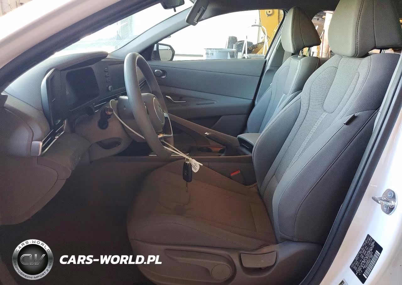 2026 Hyundai Elantra Se VIN:KMHLL4DG8TU165323 - 7