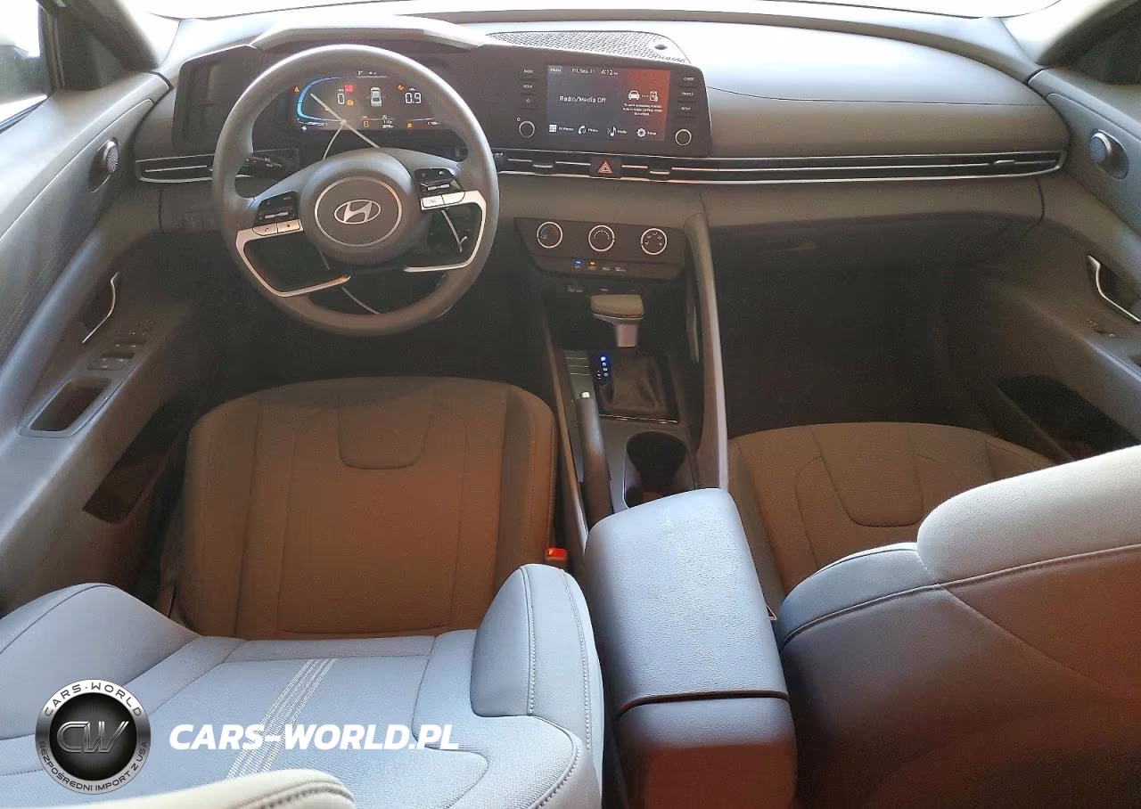 2026 Hyundai Elantra Se VIN:KMHLL4DG8TU165323 - 8