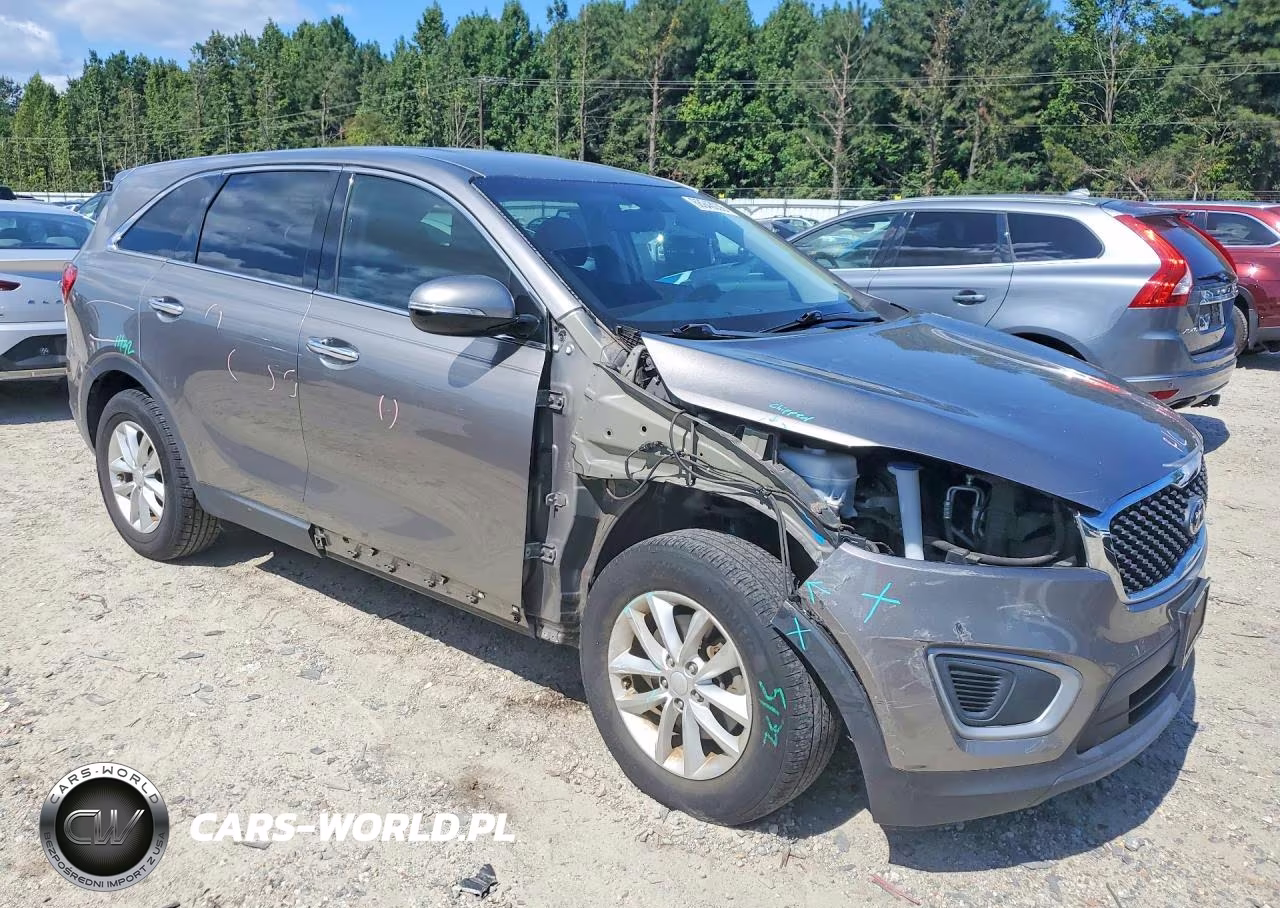 2018 Kia Sorento L VIN:5XYPG4A3XJG411668 - 4