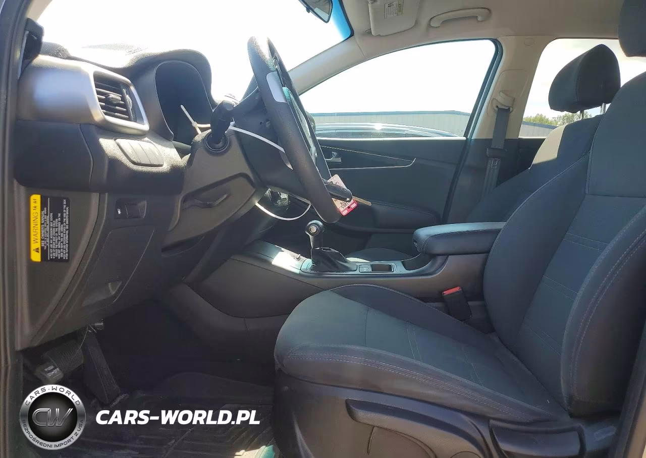 2018 Kia Sorento L VIN:5XYPG4A3XJG411668 - 7