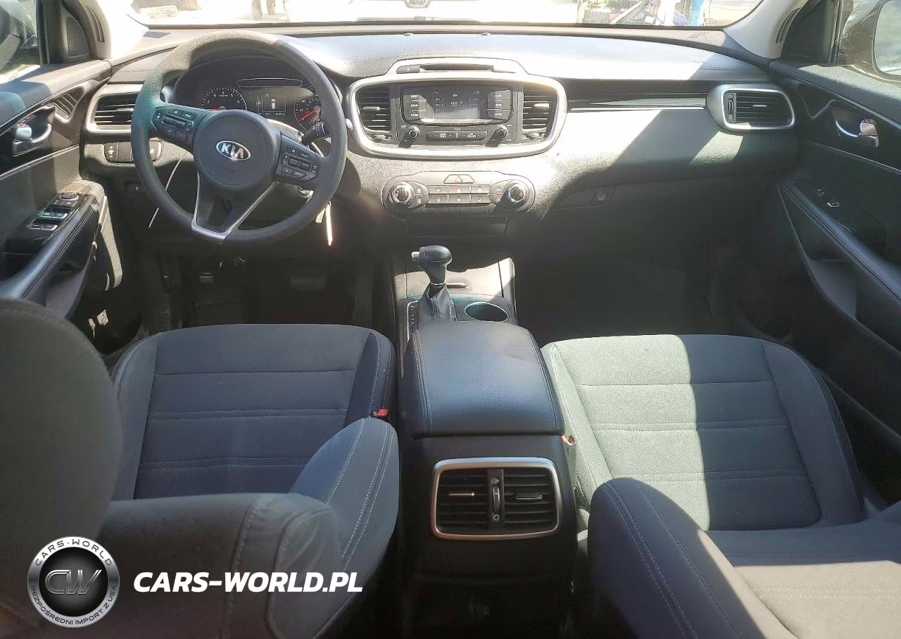 2018 Kia Sorento L VIN:5XYPG4A3XJG411668 - 8